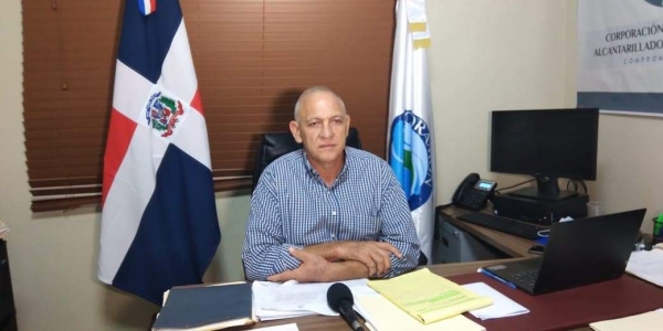 Director de CORAMON conmemora día mundial del agua junto al personal