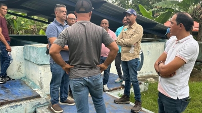 Comunitarios de Arroyo Toro-Masipedro presentan sus prioridades al director de CORAMON
