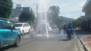 Director de CORAMON con equipo t&eacute;cnico resuelven fuga de agua