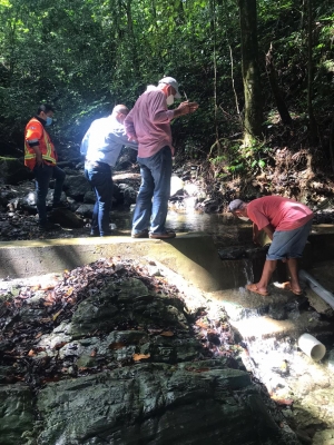 Empresa CORMIDON brinda apoyo a CORAMON para remodelaci&oacute;n acueducto de Los Mart&iacute;nez