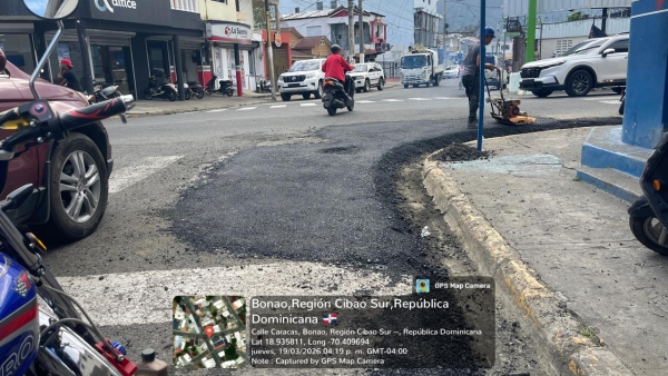 Amplio operativo de bacheo t&eacute;cnico en Bonao ejecutado por CORAMON junto al MOPC y el alcalde Eberto N&uacute;&ntilde;ez