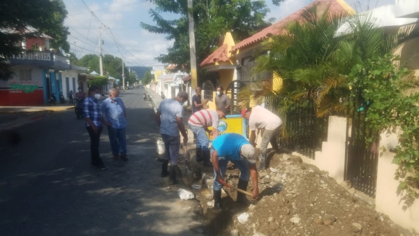 Equipo técnico de CORAMON corrige falla en Av. España